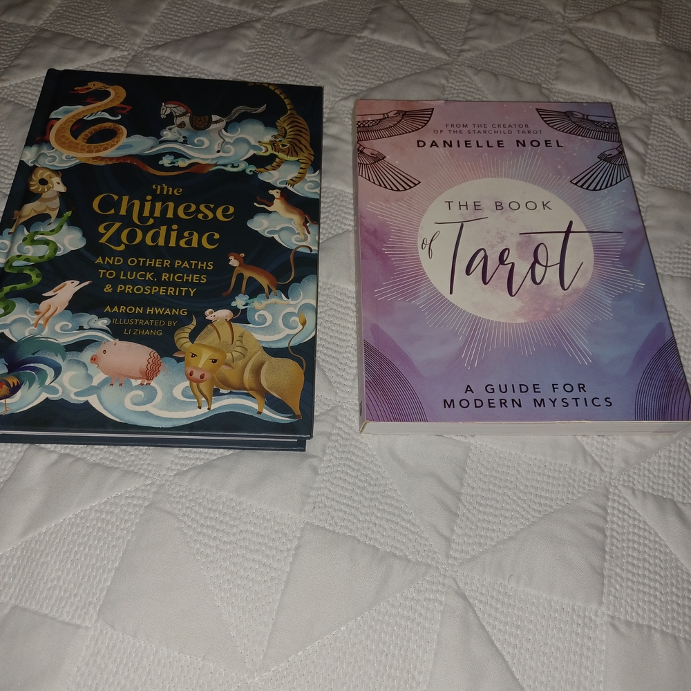 The Chinese Zodiac and The Book of Tarot Set